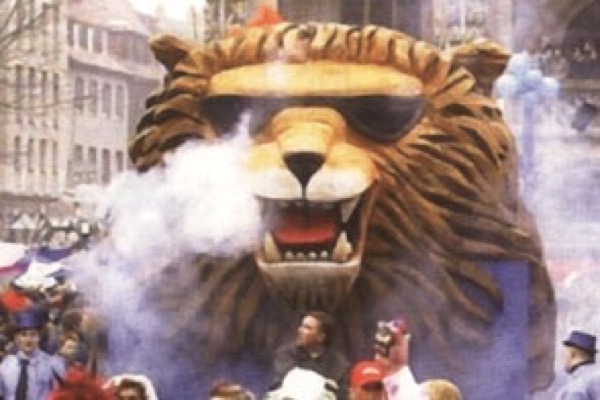 <span>Löwenwagen<br>2002<br>Kosatec Computer</span>