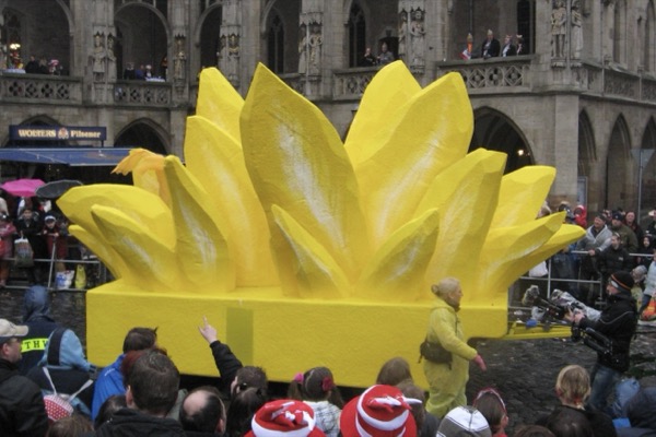 <span>Feuer<br>2008<br>In Kooperation mit Prof. Kummer, Kunsthochschule Braunschweig</span>