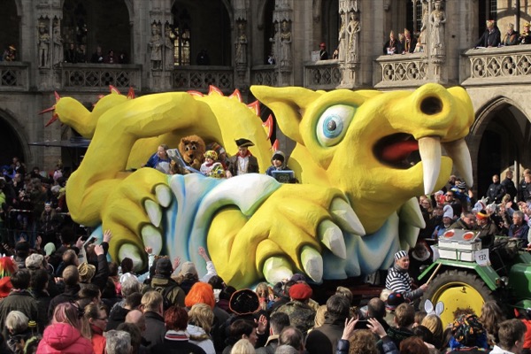 <span>Jugendwagen<br>2014<br>Komitee Braunschweiger Karneval</span>
