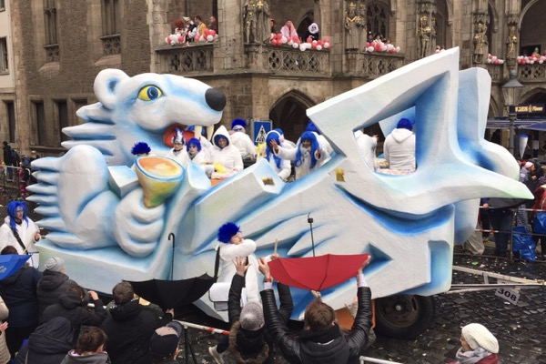 <span>Eisbär<br>2020<br>Strang & Bähre</span>