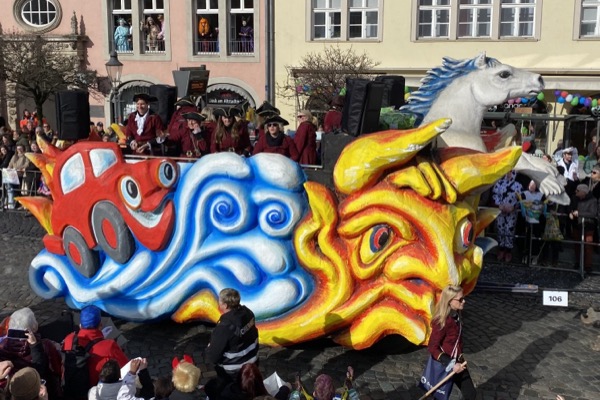 <span>Feuer-Wasser-KFZ<br>2023<br>Öffentliche Versicherung Braunschweig</span>