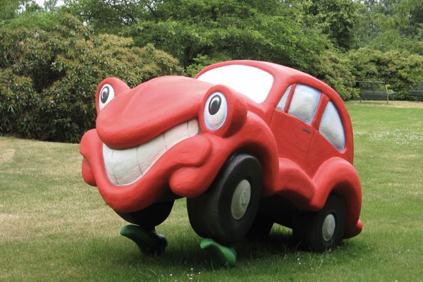 Werbeskulptur „Karlchen Käfer“<span>Öffentliche Versicherung Braunschweig<br>Stahl, Styropor, Farbe<br>Höhe: 1,40 m</span>